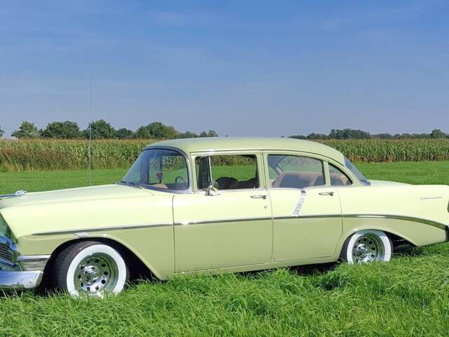 Image 1/20 de Chevrolet Bel Air Sedan (1956)
