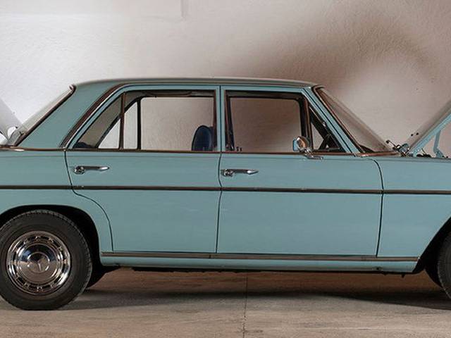 Mercedes-Benz 200 D