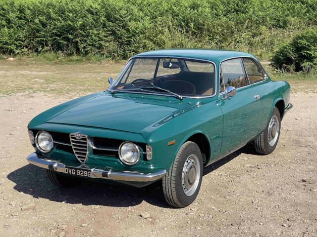 Immagine 1/12 di Alfa Romeo Giulia GT 1300 Junior (1969)