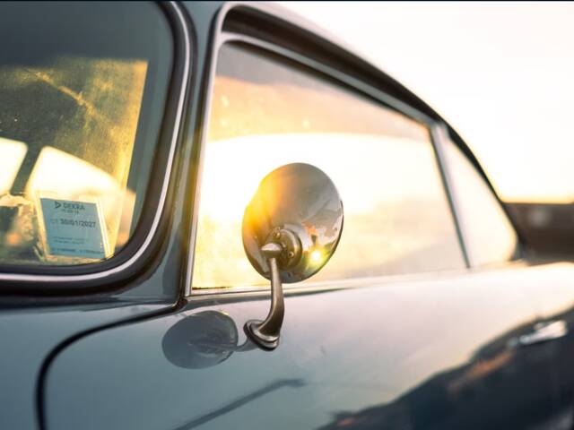 Aston Martin DB 4