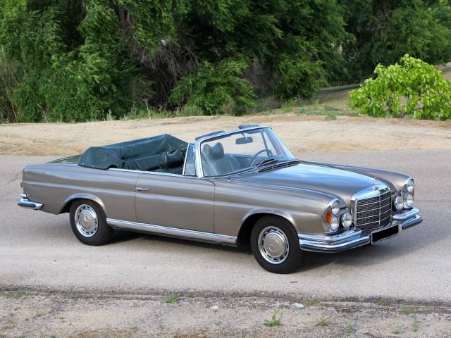 Mercedes-Benz 280 SE