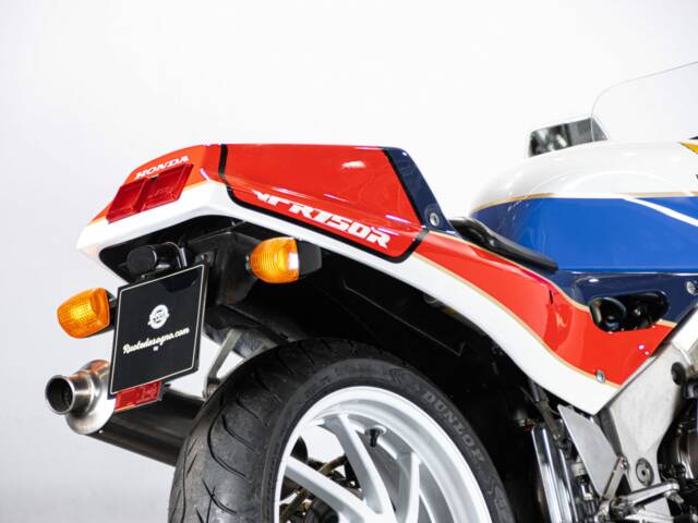 Honda VFR 750R RC 30