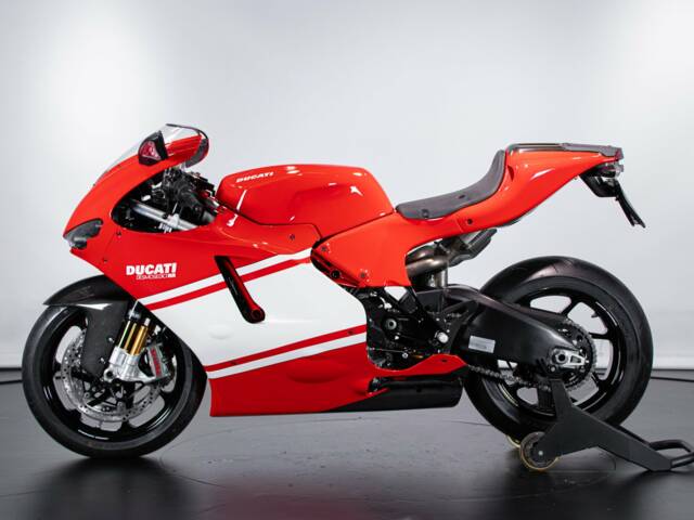 Immagine 1/50 di Ducati DUMMY (2007)