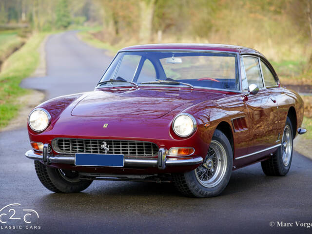 Ferrari 330 GT 2+2