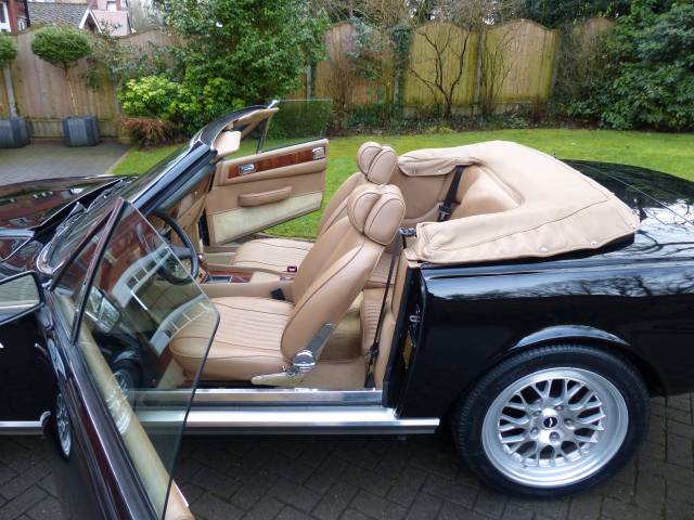 Aston Martin V8 EFi Volante