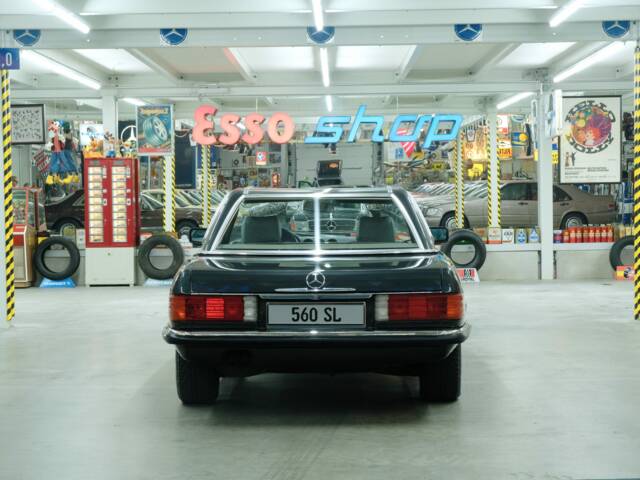 Mercedes-Benz 560 SL