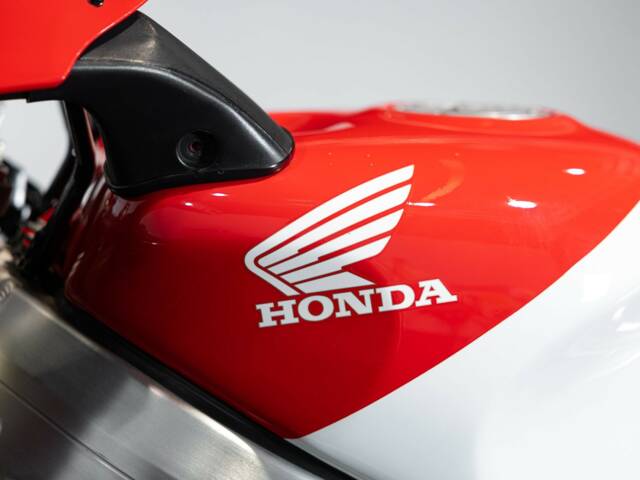 Honda RVF 750