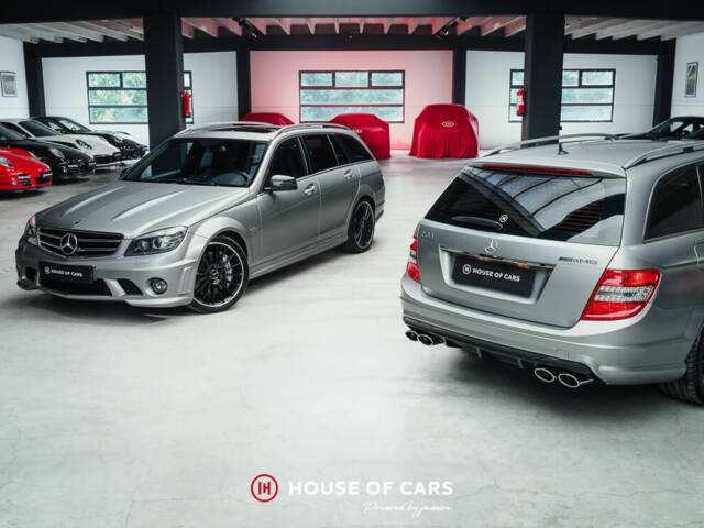Image 1/24 de Mercedes-Benz C 63 AMG T (2010)