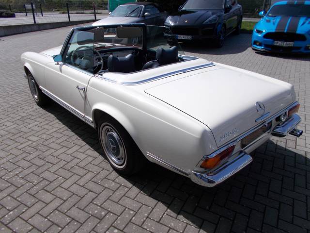 Mercedes-Benz 280 SL