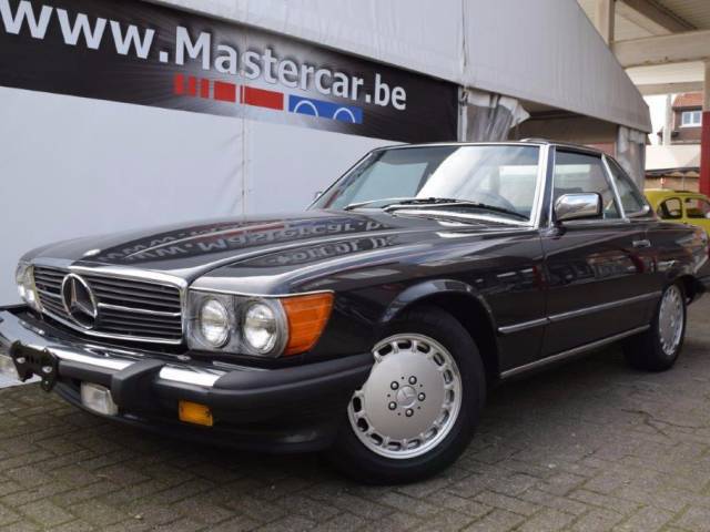 Mercedes-Benz 560 SL