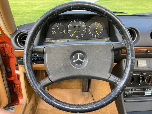 Mercedes-Benz 240 D