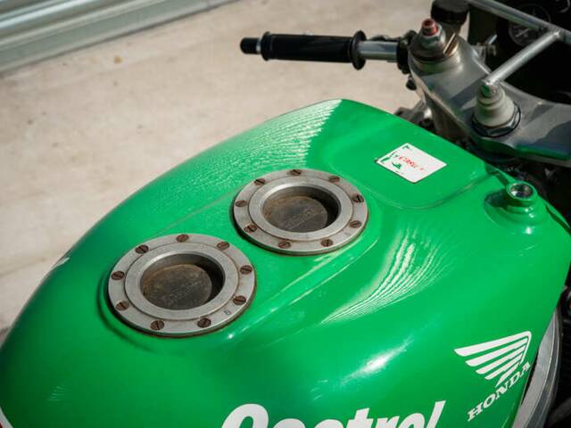 Honda VFR 750R RC 30