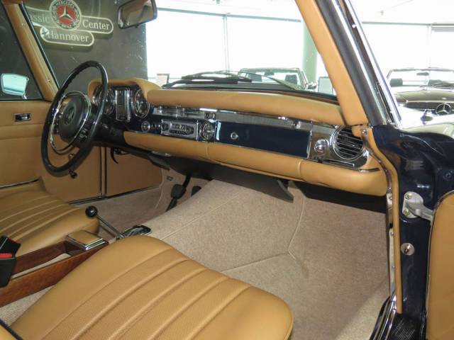 Mercedes-Benz 280 SL