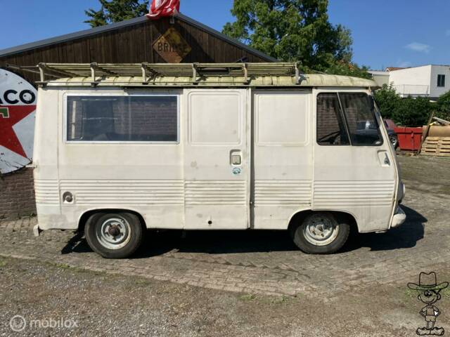 Peugeot J7