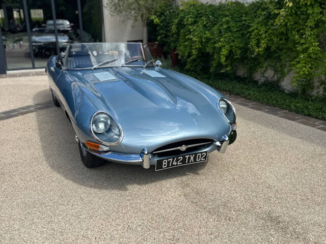 Image 1/13 of Jaguar E-Type 4.2 (1966)