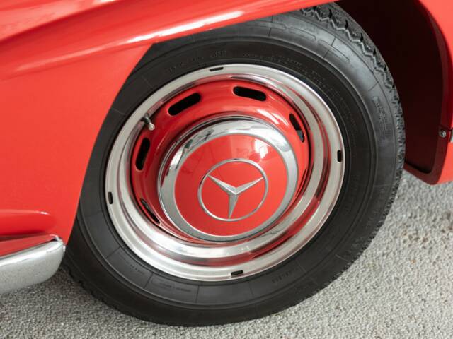 Mercedes-Benz 300 SL Roadster