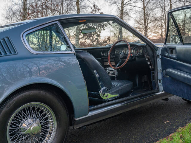 Aston Martin DBS Vantage