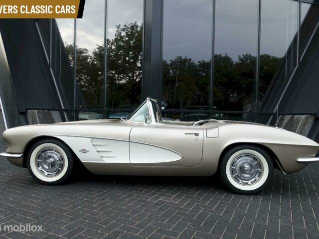 Bild 1/13 von Chevrolet Corvette (1961)