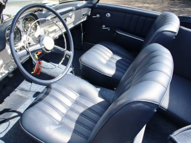 Mercedes-Benz 190 SL - MERCEDES BENZ 190 SL, Foto: (C) Nina Kaimer, Classic & Race Cars Peter Schleifer & Co