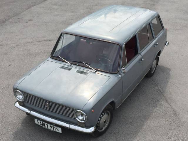 Image 1/15 of FIAT 124 Familiare (1970)