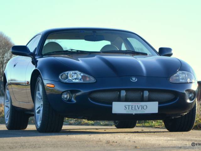 Bild 1/15 von Jaguar XK8 4.0 (2000)