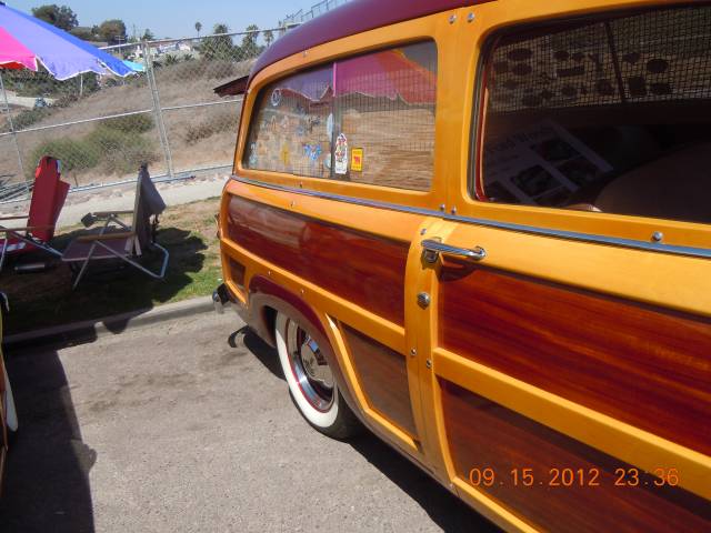 Ford Custom DeLuxe Country Squire