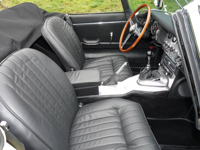 Jaguar E-Type 4.2