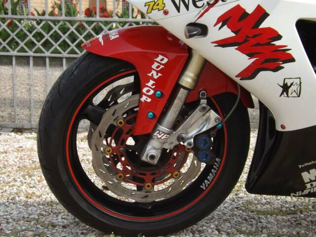 Yamaha YZF 1000 R1