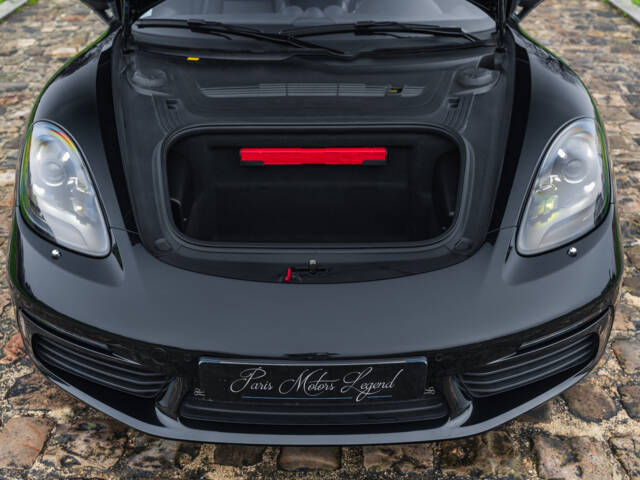 Porsche 718 Cayman T