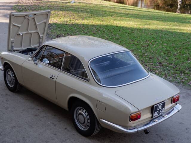 Alfa Romeo Giulia GT 1300 Junior