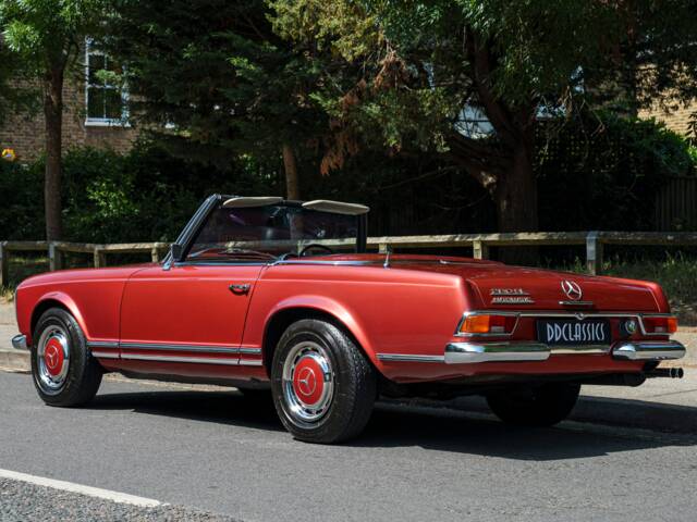 Mercedes-Benz 280 SL