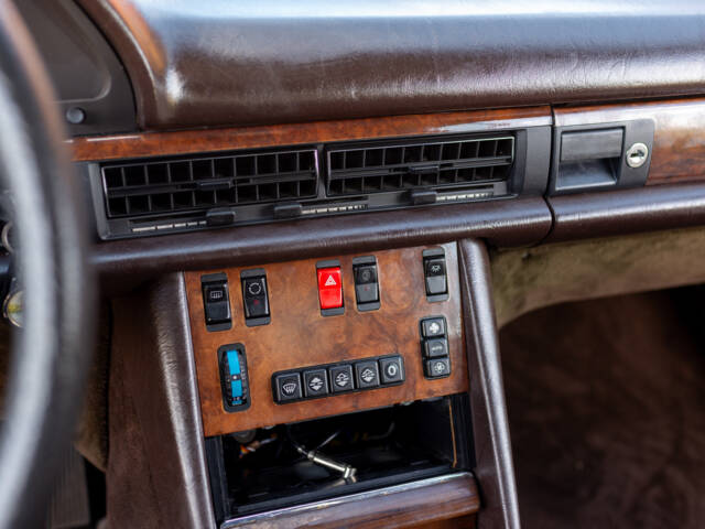 Mercedes-Benz 560 SEC