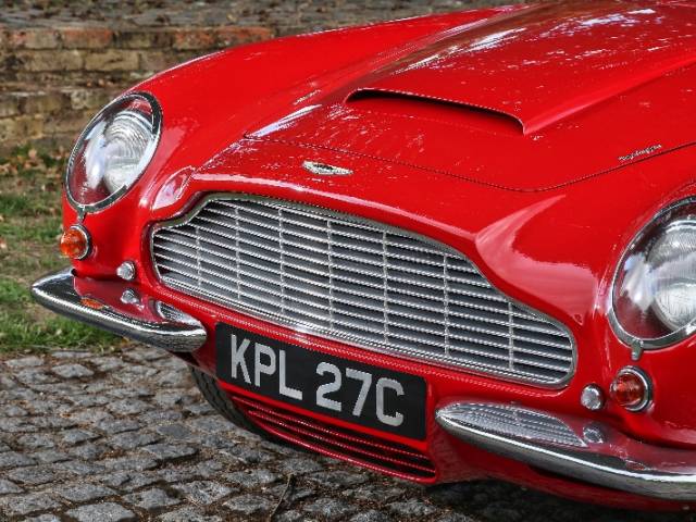 Aston Martin DB 6 Vantage