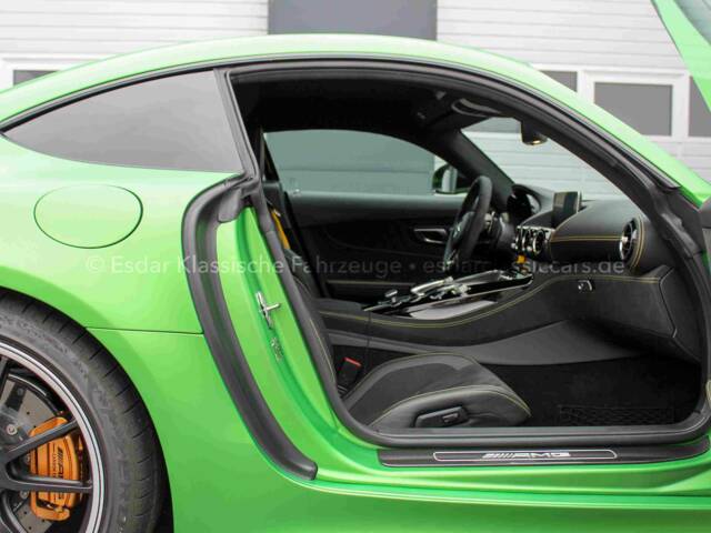 Mercedes-AMG GT-R