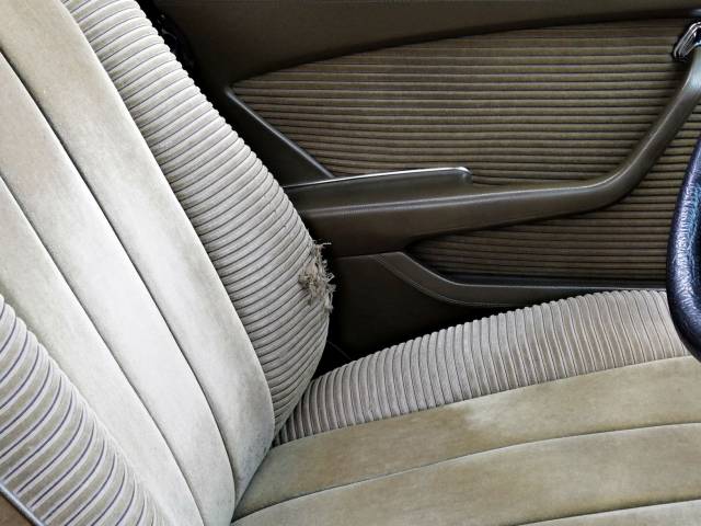 Mercedes-Benz 280 SE