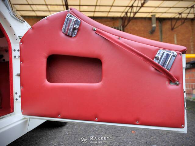 Triumph TR 2