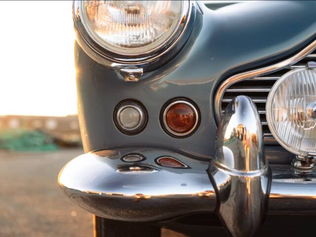 Aston Martin DB 4