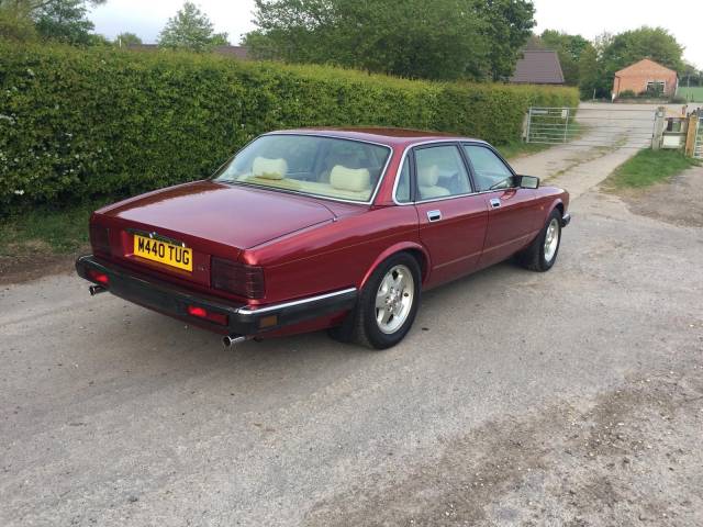 Jaguar XJ 40 3.2