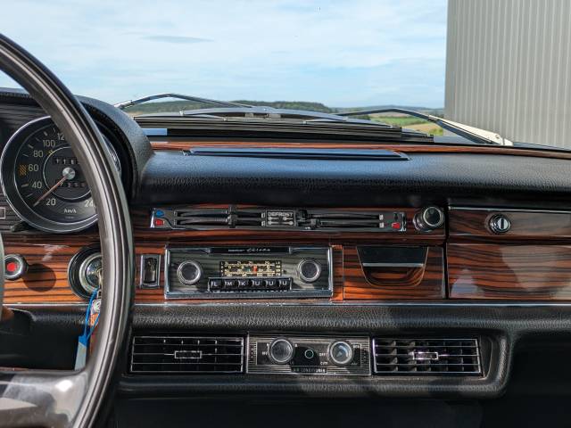 Mercedes-Benz 300 SEL 4.5