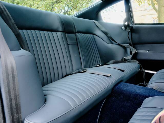 Aston Martin DBS V8