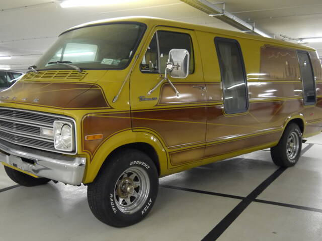 Image 1/59 de Dodge B 200 Sportsman (1977)