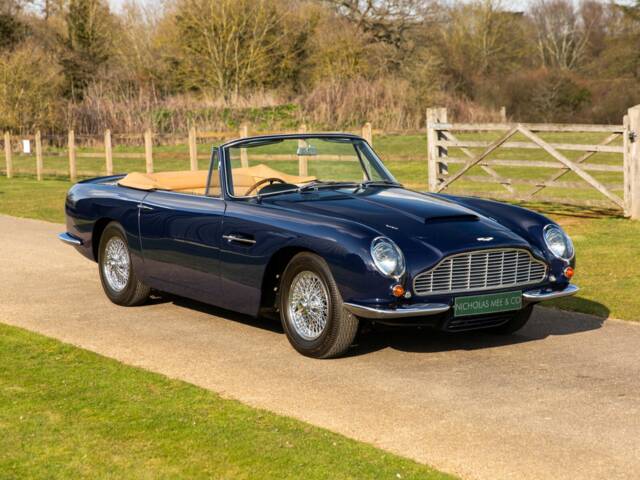 Image 1/50 of Aston Martin DB 6 Volante (1967)