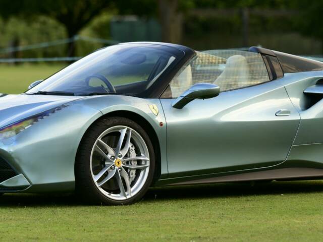 Image 1/50 of Ferrari 488 Spider (2017)