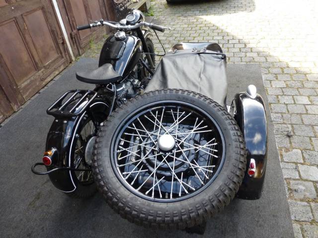 IMZ-Ural M61