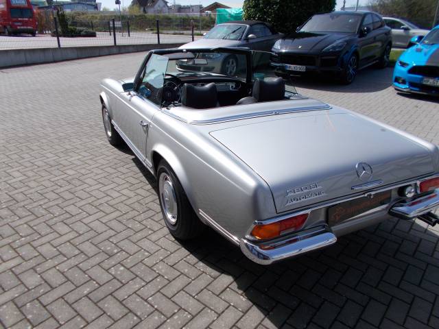 Mercedes-Benz 280 SL