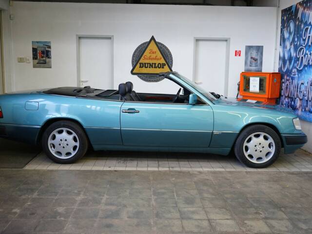Mercedes-Benz 300 CE-24
