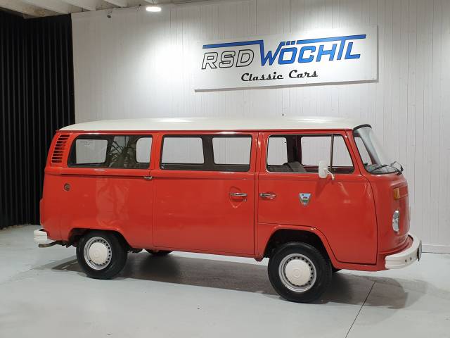 Volkswagen T2b Kombi