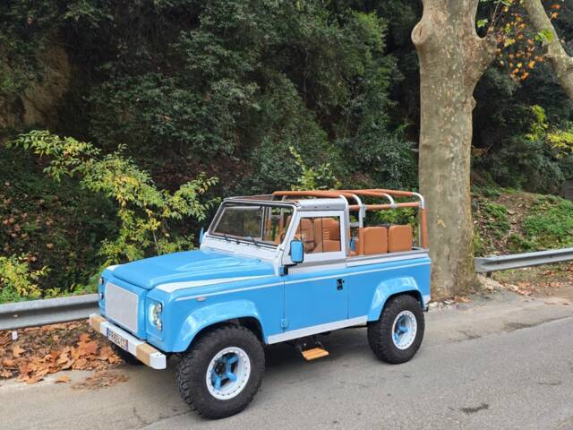 Land Rover Defender 90