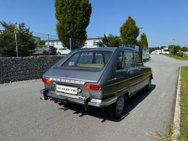 Renault R 16