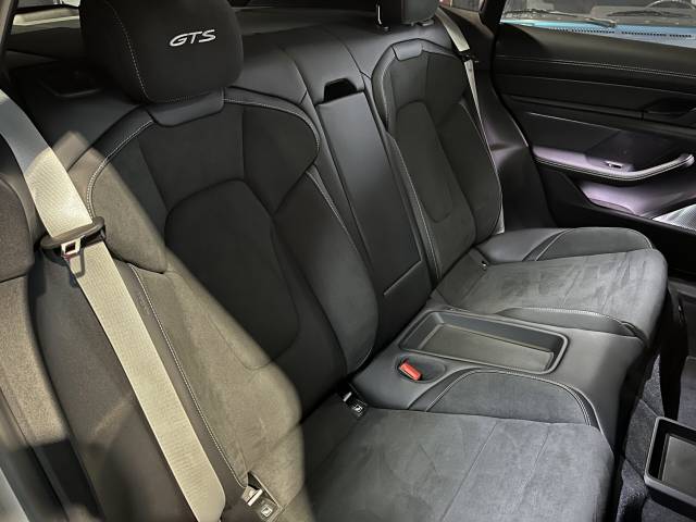 Porsche Taycan GTS Sport Turismo